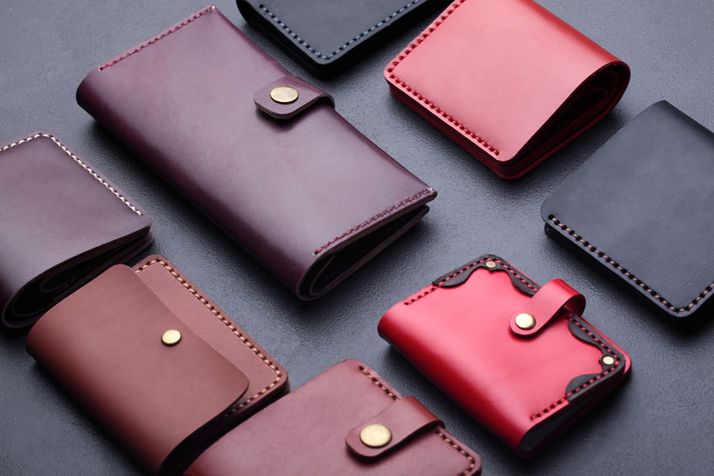 Luxury Men's Wallet  Unique items products, Wallet, Leather wallet