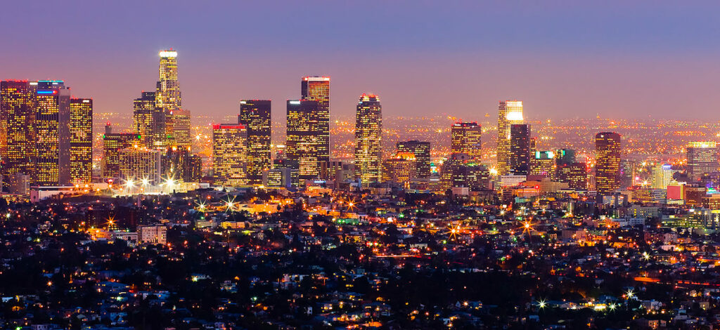 See the sights of Los Angeles by taking a private aeroplane tour ...