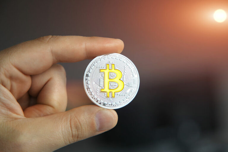 bitcoin expert salary