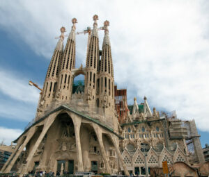 La Sagrada Familia: An Unfinished Masterpiece You Must Visit This Year ...