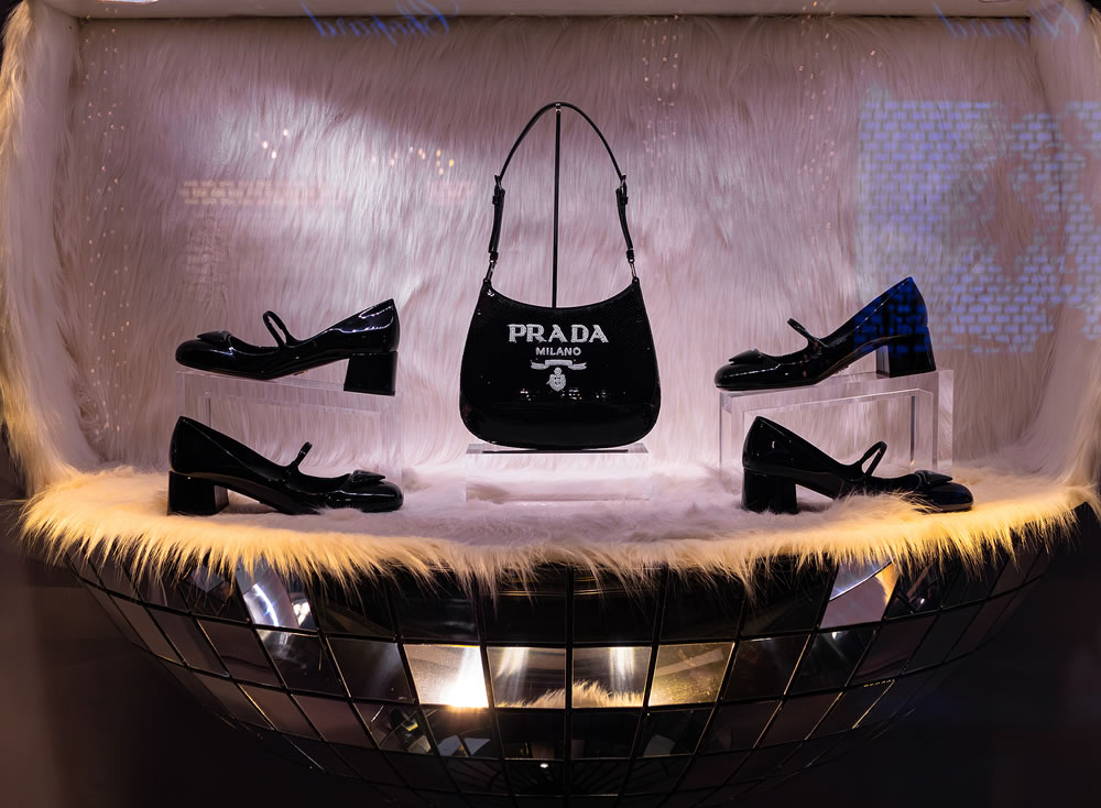 Frameweb  How do you continue to redefine luxury retail in a  20-year-old-flagship? Ask Prada