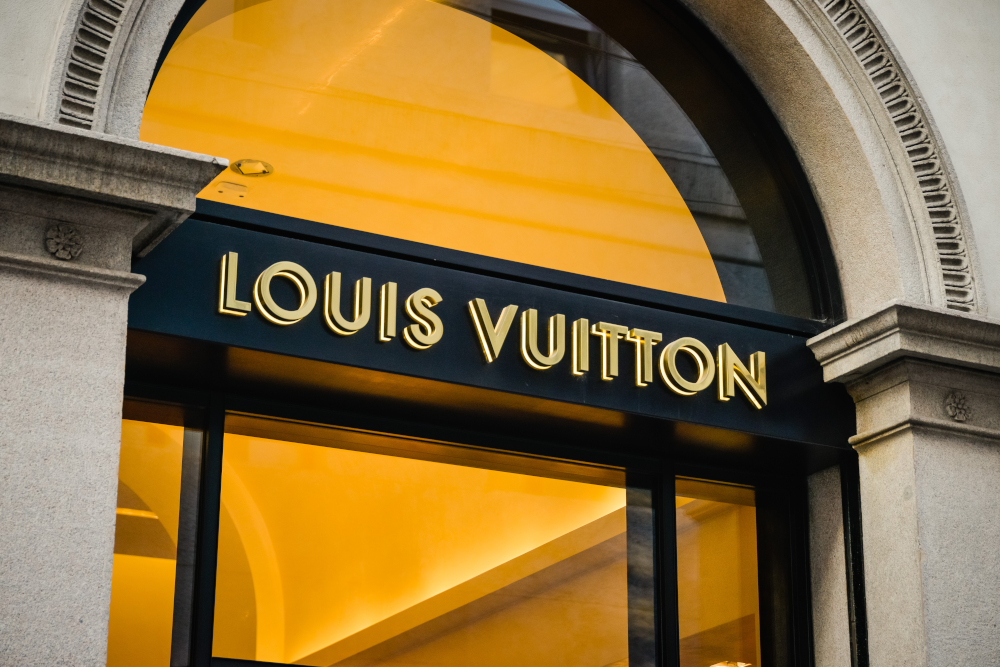 How luxury fashion brands are embracing the latest tech innovations to ...