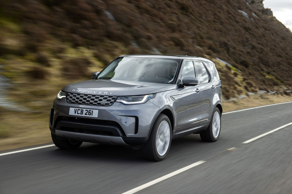 Land Rover Discovery D300 on road