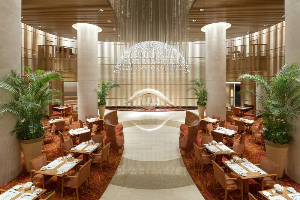 peninsula tokyo lobby