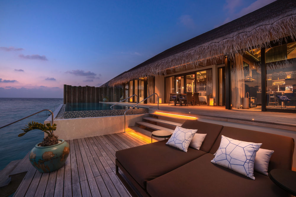 velaa sunset villa