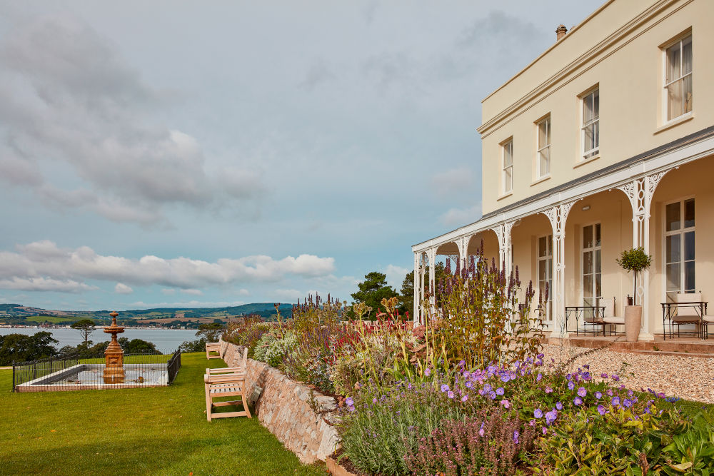 Interior Photographer Mark Ashbee photographs Homes and Gardens professionally for a range of clients. Hotel interiors photographer, kitchens interior photographer, furniture photographer, interior catalogue photographer; interior magazine photographer; Interior Photographer UK, Commercial Interior Photographer UK