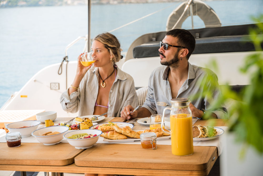 Oneida yacht breakfast