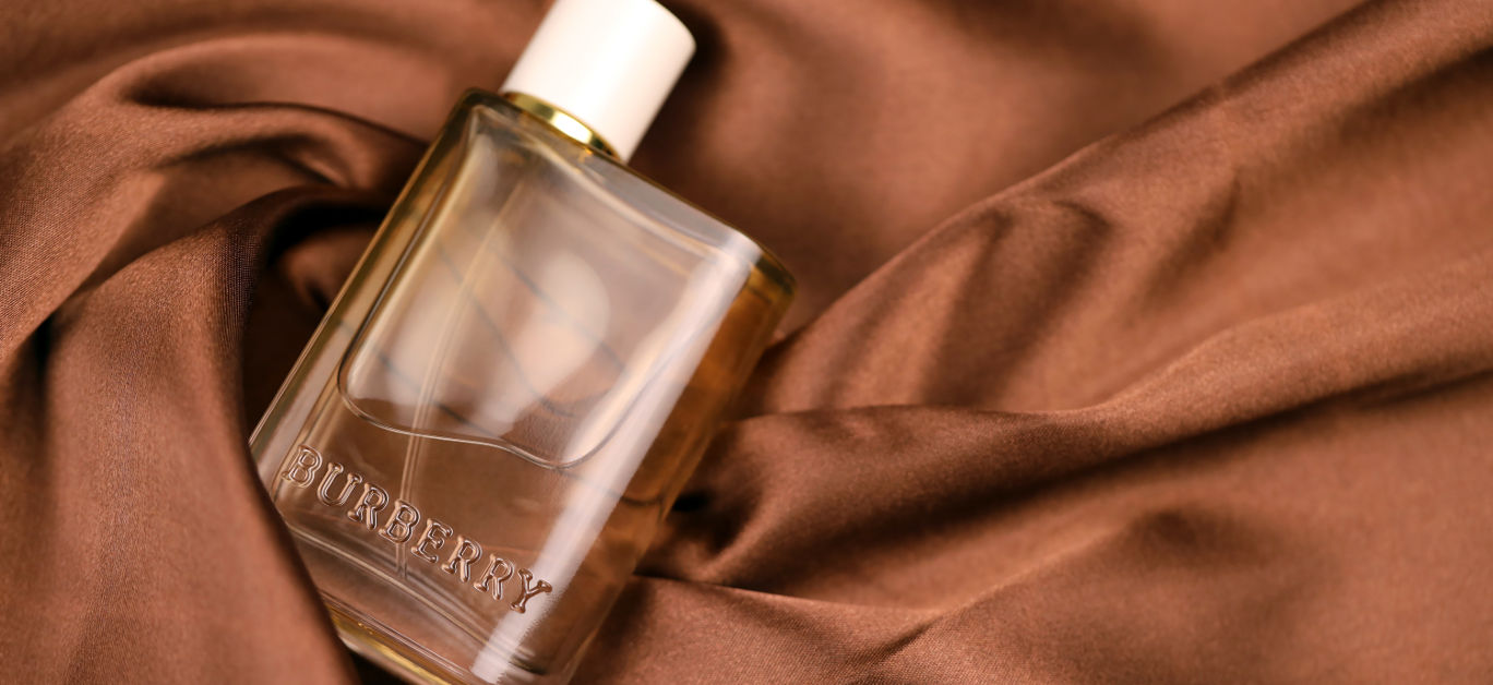 Burberry Her - London Dream 50ml fragrance perfume bottle packshot.