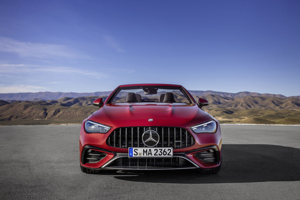 Mercedes-AMG CLE 53 4MATIC+ Cabriolet front view