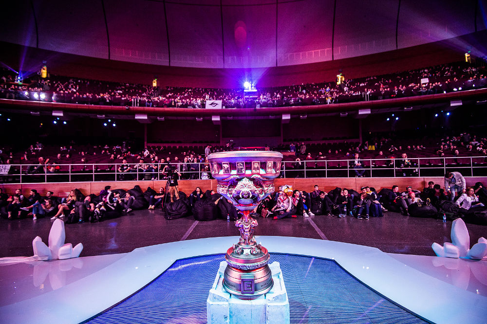 EPICENTER MOSCOW Dota 2 cybersport event. Main trophy of the tournament.