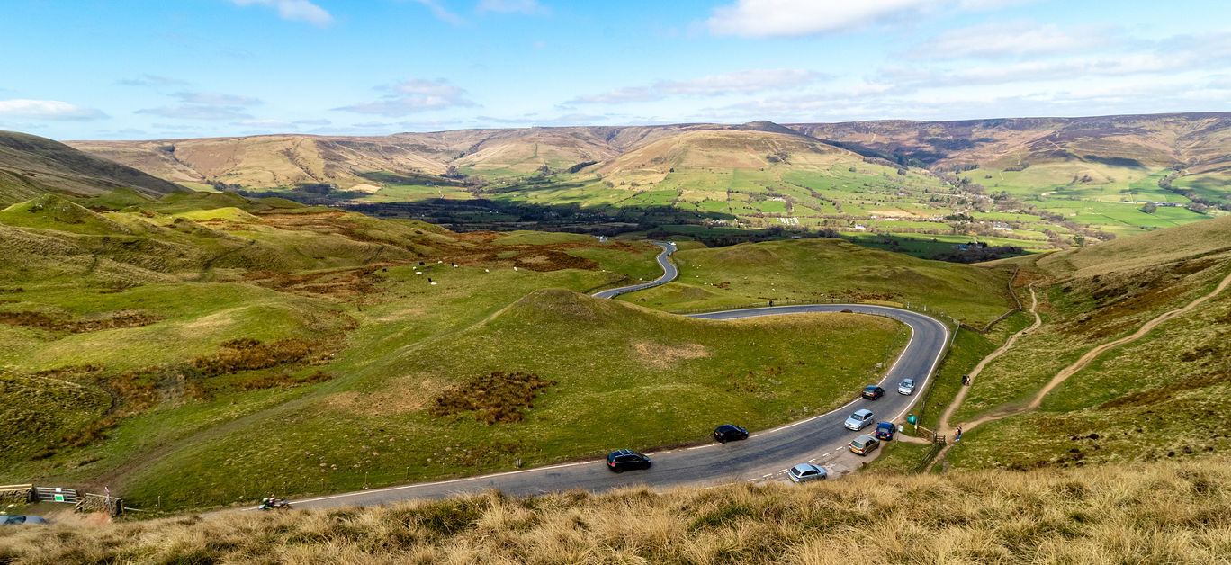 A trip along the mountain range in the Peak District, from Mam Tor to Losehill Pike Wards Piece