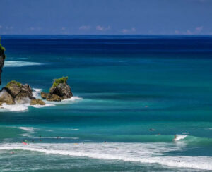 anantara_uluwatu_bali_resort_surfing_1920x1037