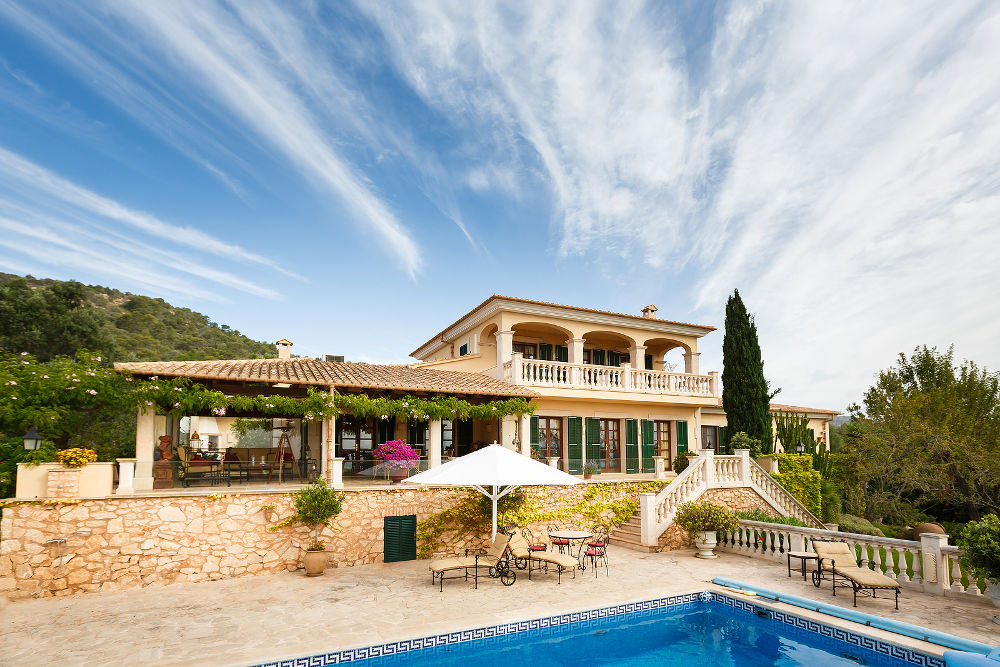 Spanich real estate of Mediterranean seashore Mallorca