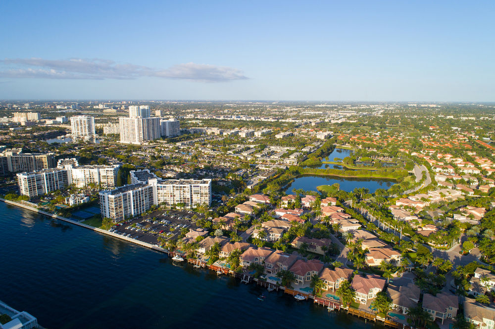 Luchtfoto foto van Hollywood Lakes en Beach Florida USA