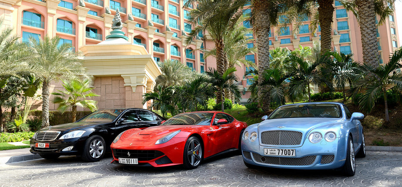 he Atlantis the Palm hotel and limousines