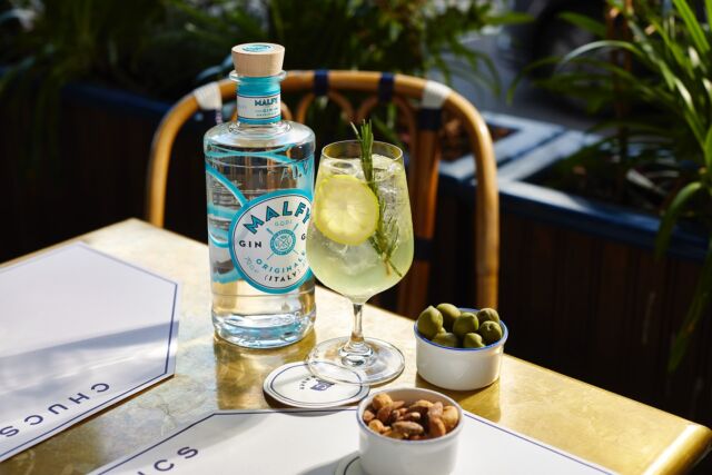 Chucs, the iconic London-based restaurant and café collection, has partnered with Malfy Gin to create a series of exclusive cocktails available at all four locations throughout the summer months. 

Launched in June, it encapsulates the spirit of the Cote d’Azur and the Amalfi Coast, and guests are invited to ‘Spritz along the Riviera’ with a bespoke menu of Malfy Gin serves, including the Riviera Negroni, ‘Estate’ and a St Tropeztini.