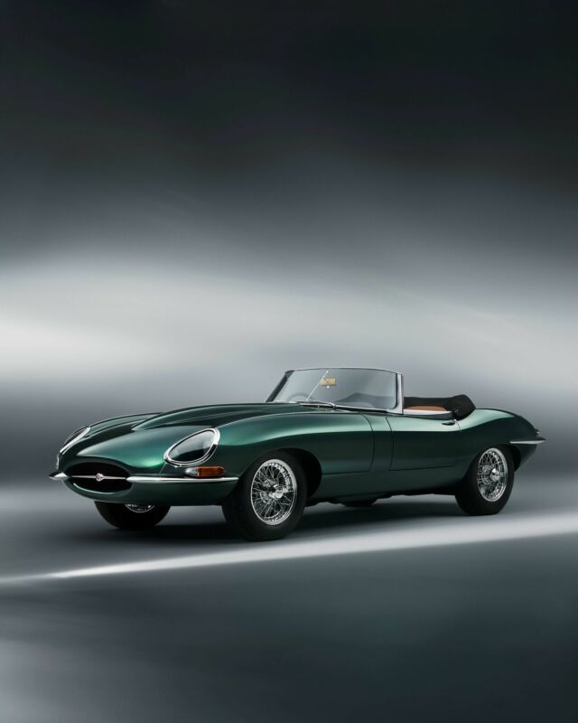 Britain’s oldest jewellery maker, @deakin_francis, has partnered with @jaguar Classic on a completely bespoke project and the results are breathtaking.
 
Two completely bespoke E-Type’s have been created for one lucky customer based in Southeast Asia. 

The project brought together two of the UK’s most iconic heritage brands for a one-of-a-kind design.