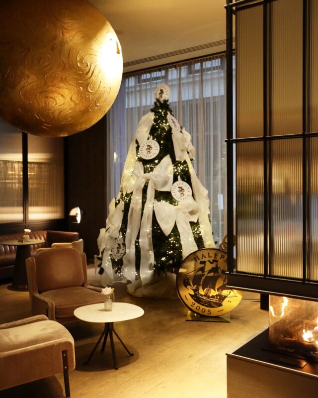 The Londoner, the world’s first super boutique hotel, is delighted to announce its partnership with acclaimed British bridalwear designer and founder of Halfpenny London, Kate Halfpenny, for this year’s festive tree. 

This collaboration reflects the hotel’s commitment to offering unique, memorable experiences, married with Halfpenny’s signature bridal aesthetics, creating a stunning centrepiece that celebrates both the magic of weddings and the joy of the holiday season